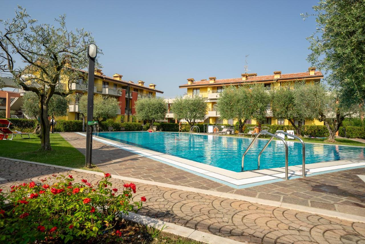 Dolce Vita Family Apartment Σιρμιόνε Εξωτερικό φωτογραφία